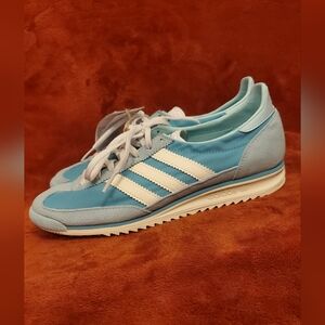 NEW ADIDAS Light Blue and White Retro Runner Sneakers